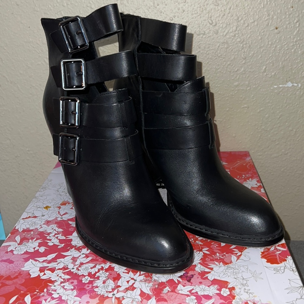 Chinese Laundry 4buckle bootie